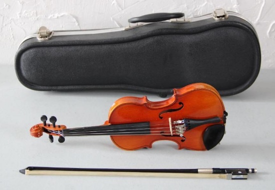 Beautiful 1/10 Size Violin with Bow and Case