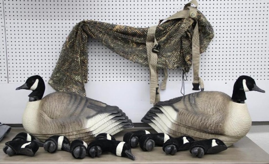 12 Canadian Goose Decoys and Mesh Sack