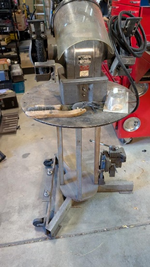 Black and Decker 8" Industrial Bench Grinder