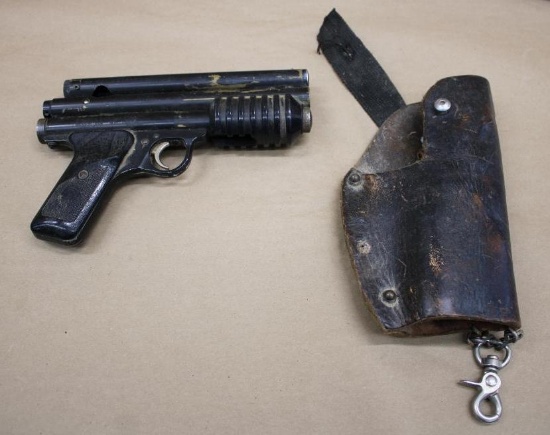 Benjamin Sheridan Model PGP 68 Caliber Paintball Shooter with Leather Holster