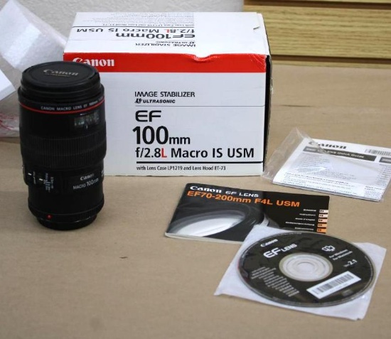 Canon EF 100mm f/2.8L Macro IS USM Lens