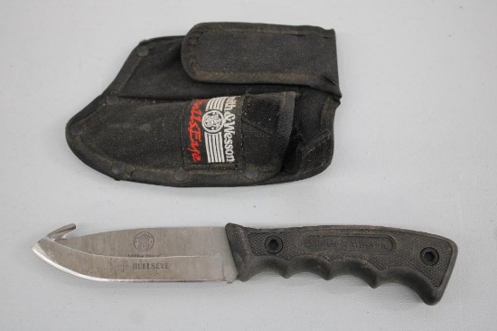 Smith and Wesson Bullseye Skinner Knife with Sheath