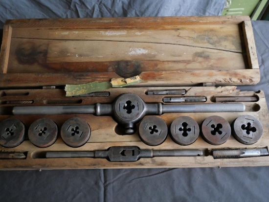 Little Giant Set in Wood Box