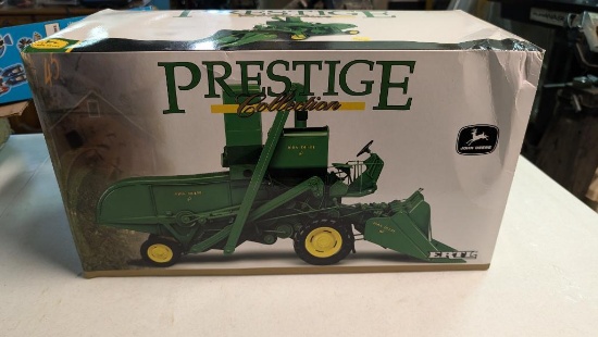 Ertl Prestige John Deere 45 Combine