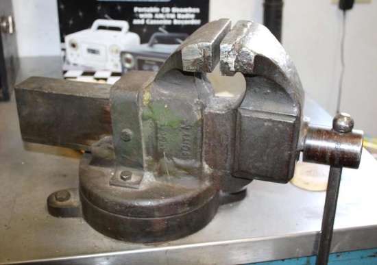 Excellent Heavy Duty 4.5" Swivel Bench Vise
