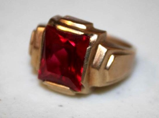10K Gold Men's Ring with Red Stone