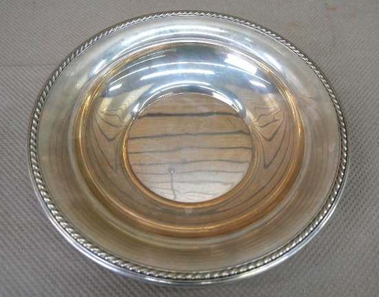 Lunt 9" Sterling Bowl