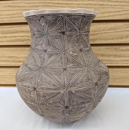 Juana Leno Polychrome Fine Line Acoma Pottery