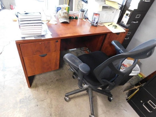 Office Chair & Desk
