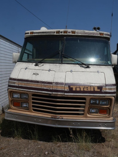 1980s Titan RV