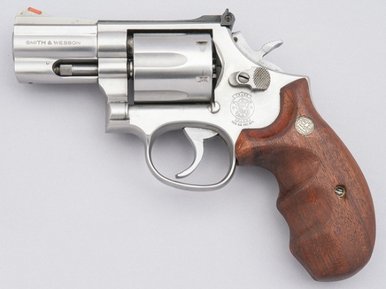 Smith and Wesson Model 686-1 Distinguished Combat Magnum Revolver