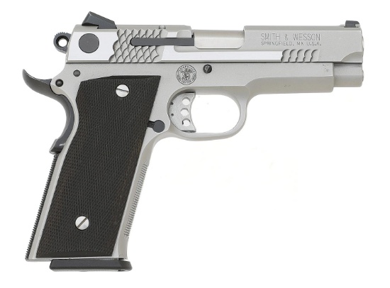 Smith & Wesson Performance Center Model 945 Carry Semi-Auto Pistol