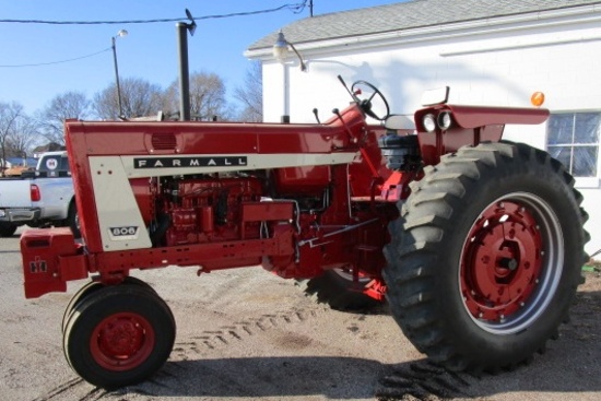 Farmall 806 Gas