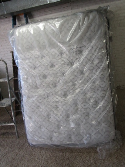 Sealy Full Size Plush Mattress