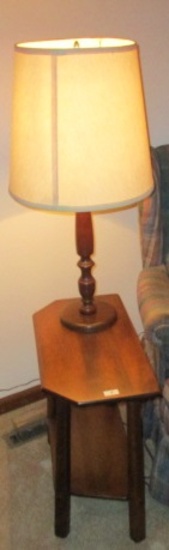 2 End Tables With Lamps