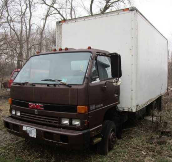 1991 GMC CABOVER BOX TRUCK, CONDITION UNKNOWN, TRUCK APPEARS TO HAVE BEEN SITTING IN FOR A LONG TIME