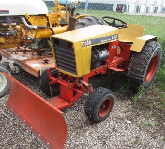Case Lawn Tractor, WITH FRONT BLADE, RUNS AND DRIVES