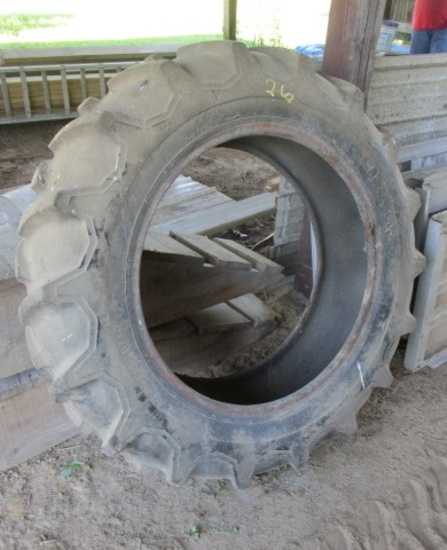 12.4 X 28 TRACTOR TIRE