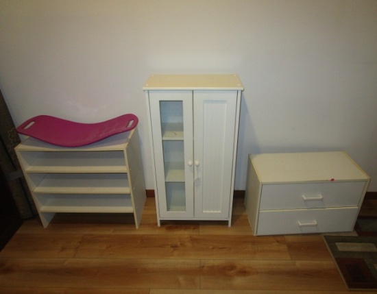 3 WHITE PIECES OF FURNITURE