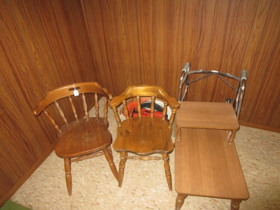 CHAIRS AND GROUP OF ITEMS
