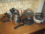 GROUP OF POTS AND PANS AND HOT PLATE