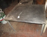 STAINLESS STEEL TOP TABLE