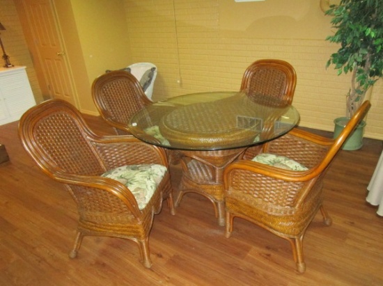 TABLE WITH 4 CHAIRS, MATCHES LOT #219