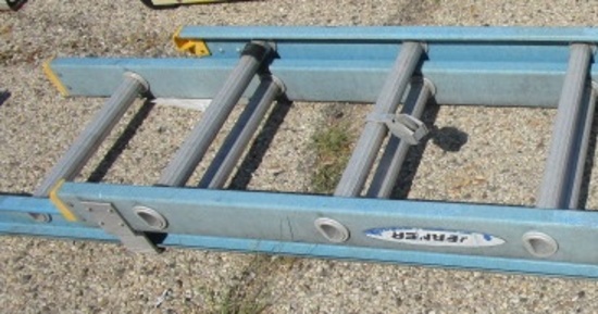 WERNER 20' FIBERGLASS EXTENSION LADDER