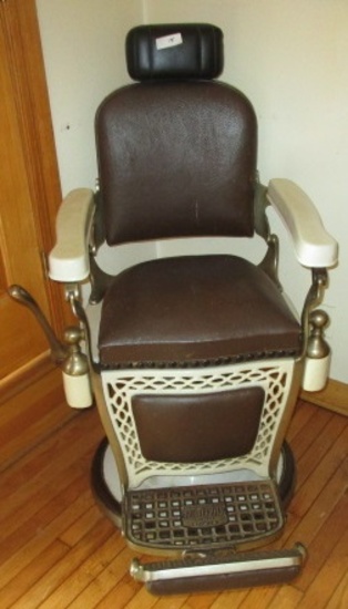 BARBER CHAIR