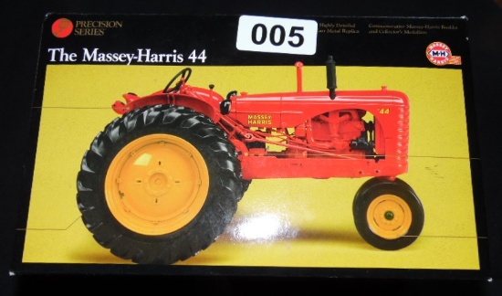 Ertl Precision Series Massey Harris 44