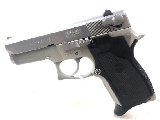 Smith & Wesson 9mm Pistol