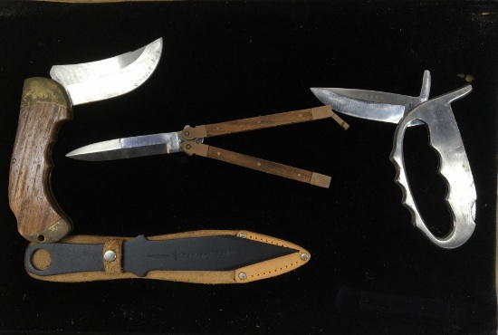 Display Case Of (4) Edgeco Knives