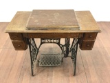 Vintage Singer Sewing Table & Machine