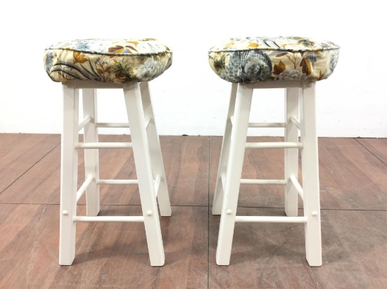 (2) 26in Floral Cushioned Barstools