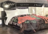 Harper Collection, Super Soft Queen Blanket