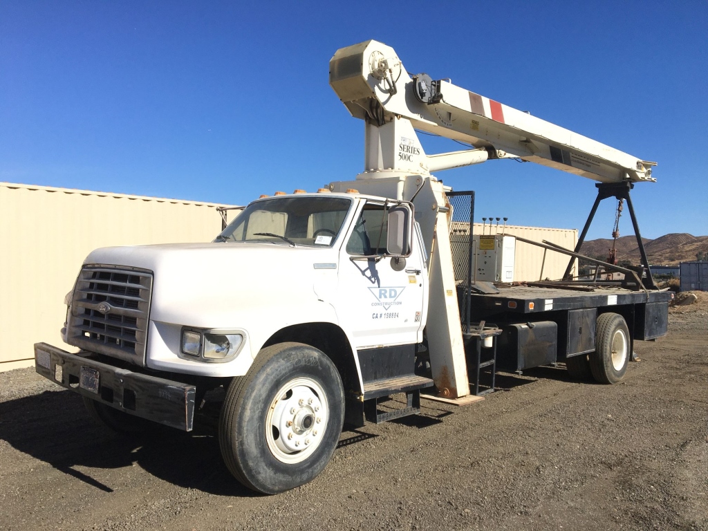 Photo of a 1995 Freightliner 560C