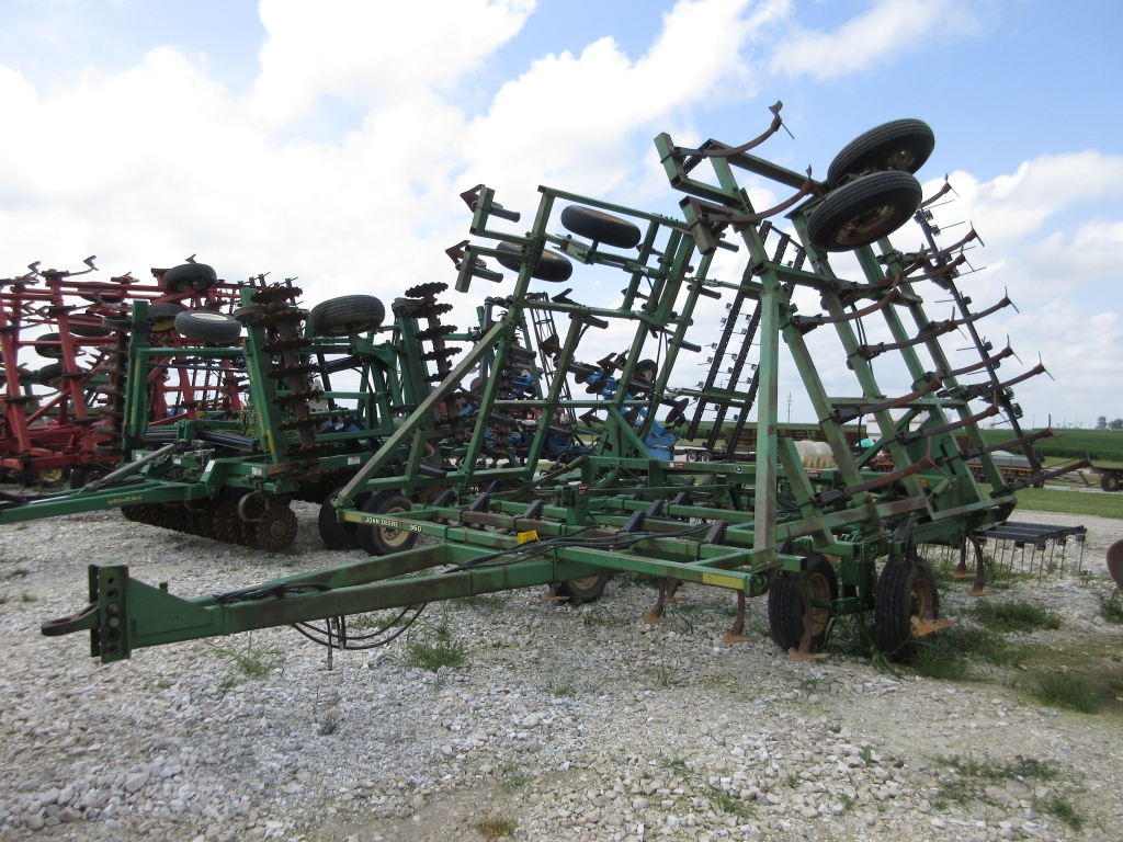 Photo of a  John Deere 960