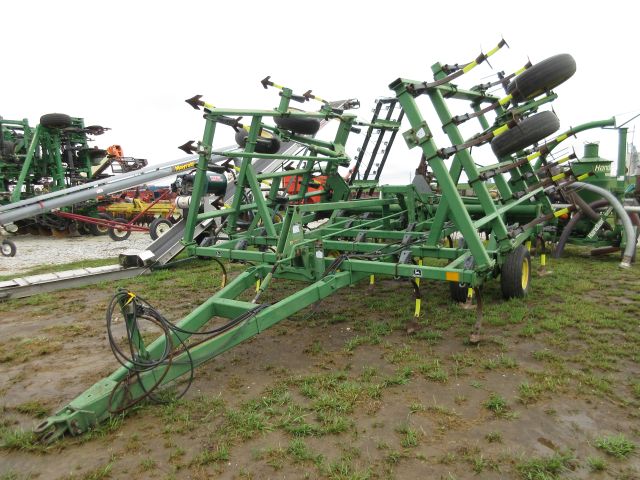 Photo of a  John Deere 2510H