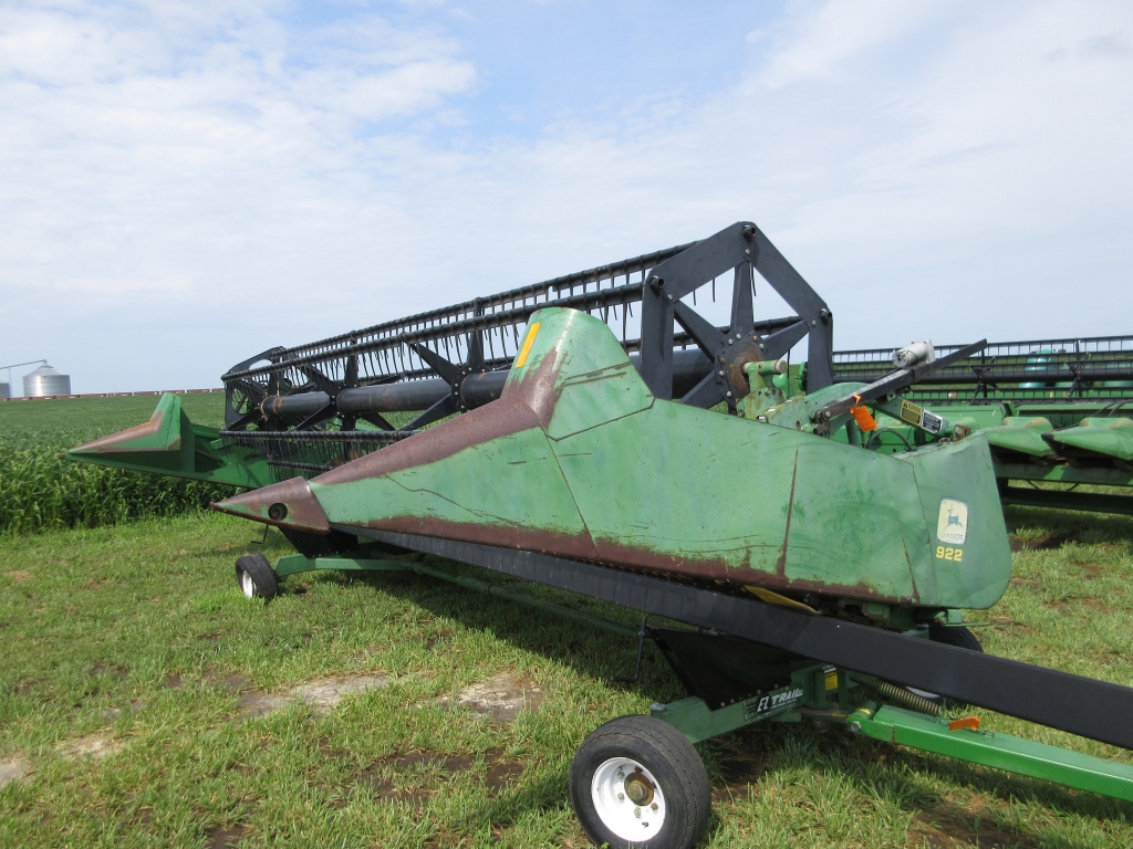 Photo of a  John Deere 922