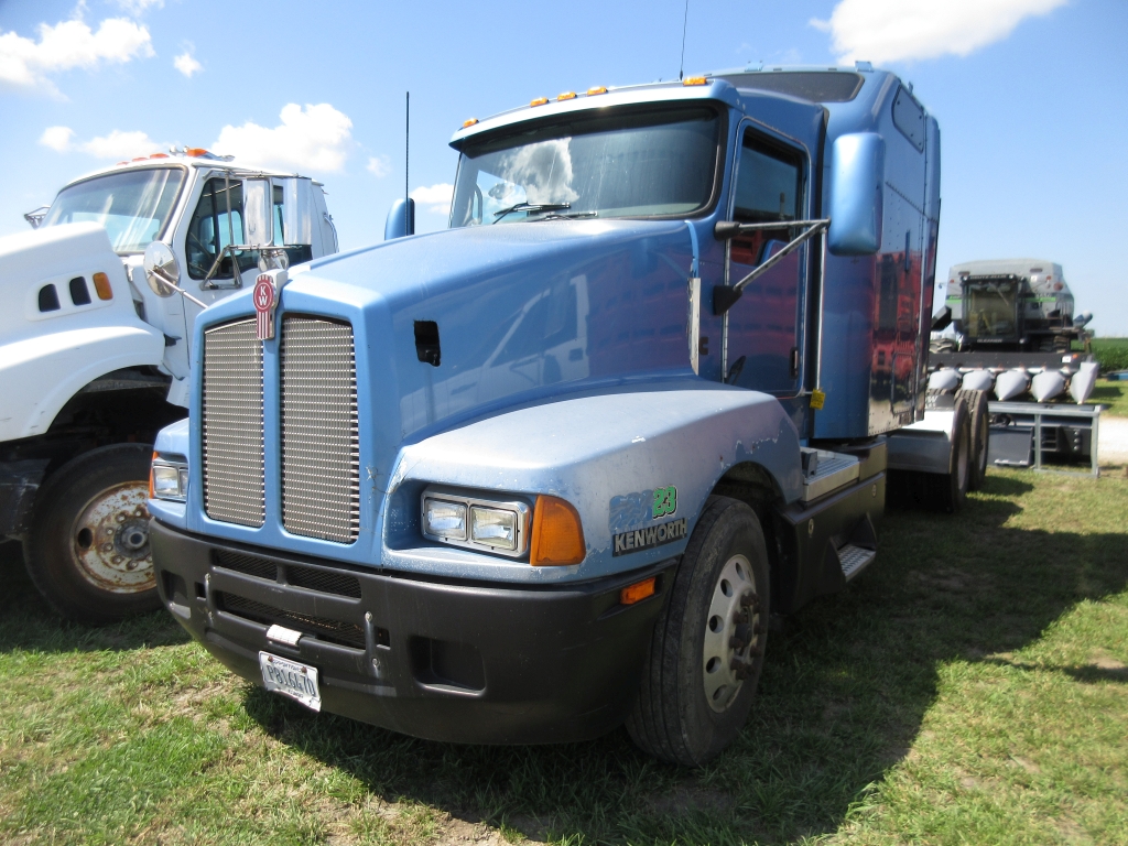 Photo of a 2006 Kenworth T600  