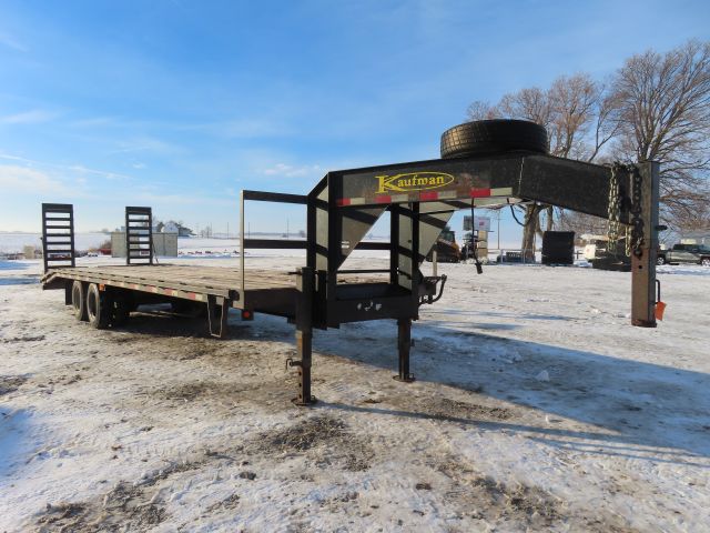 2010 Kaufman Gooseneck Trailer