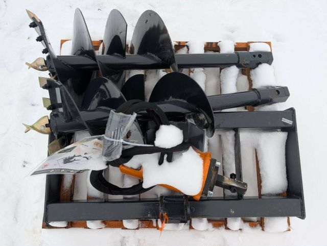 Wolverine Quick Attach Post Hole Digger w/ Augers