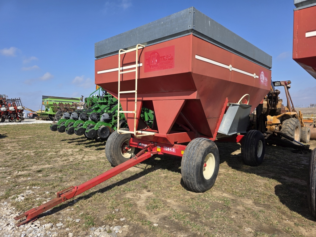 E-Z Trail 3400 Gravity Wagon