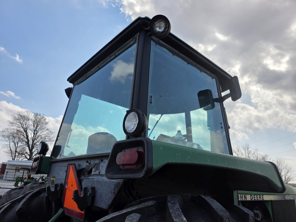  John Deere 4840