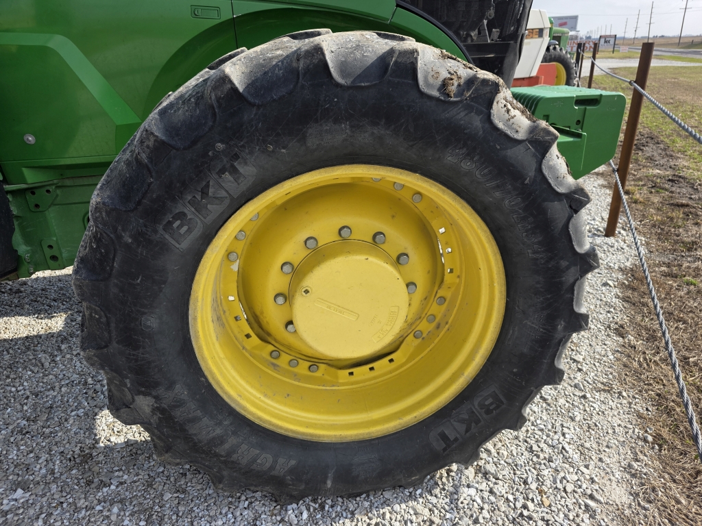 2013 John Deere 7200