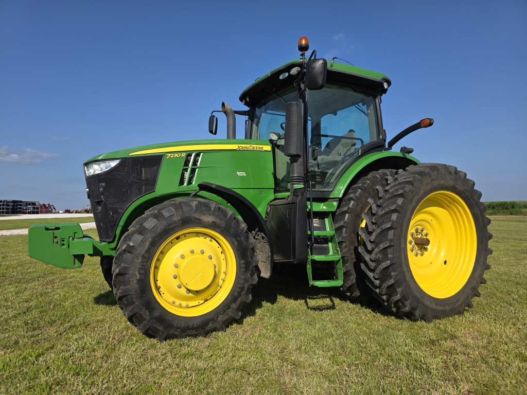 2011 John Deere 7230R