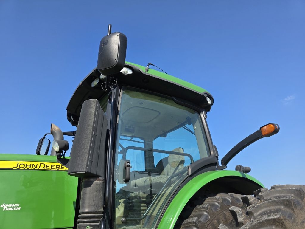 2011 John Deere 7230R