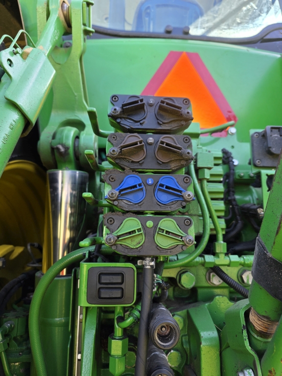 2011 John Deere 7230R