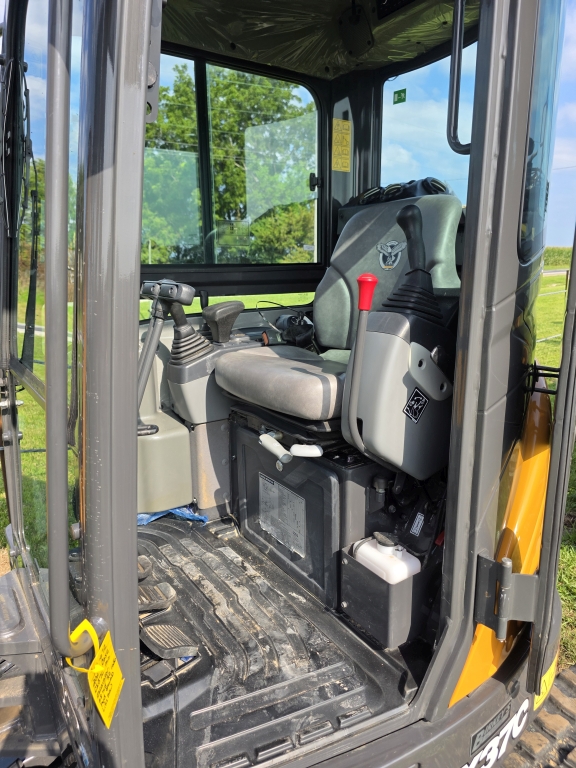 2024 Case CX370C