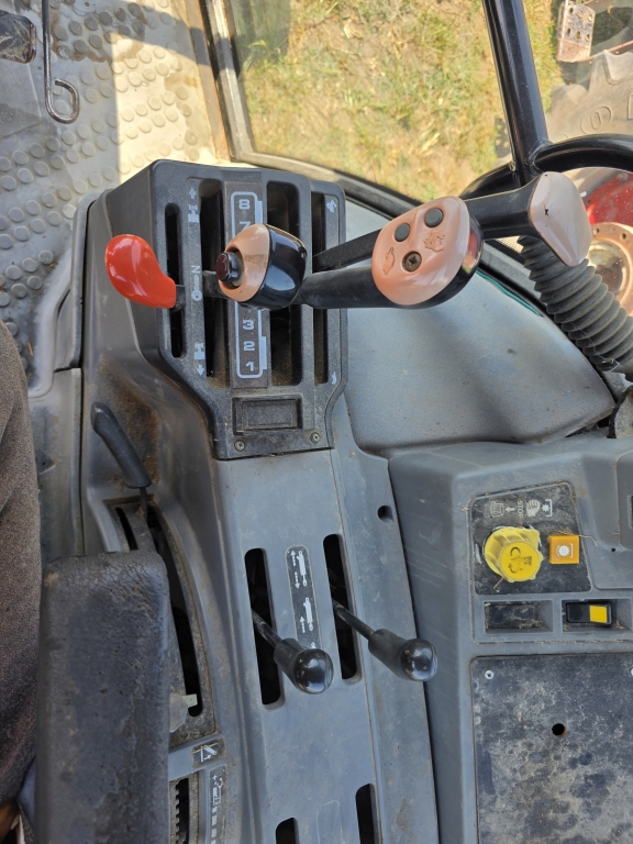 New Holland 7740